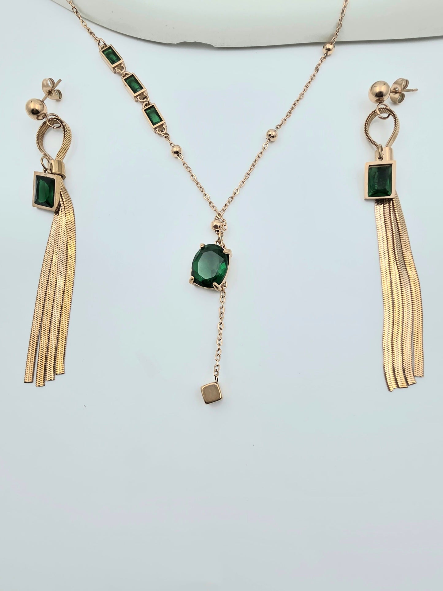 Green tassel necklace