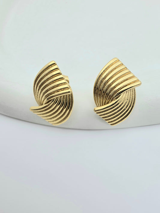 Interlocking earrings