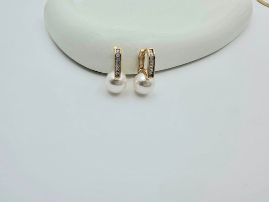 Pearl drop earring